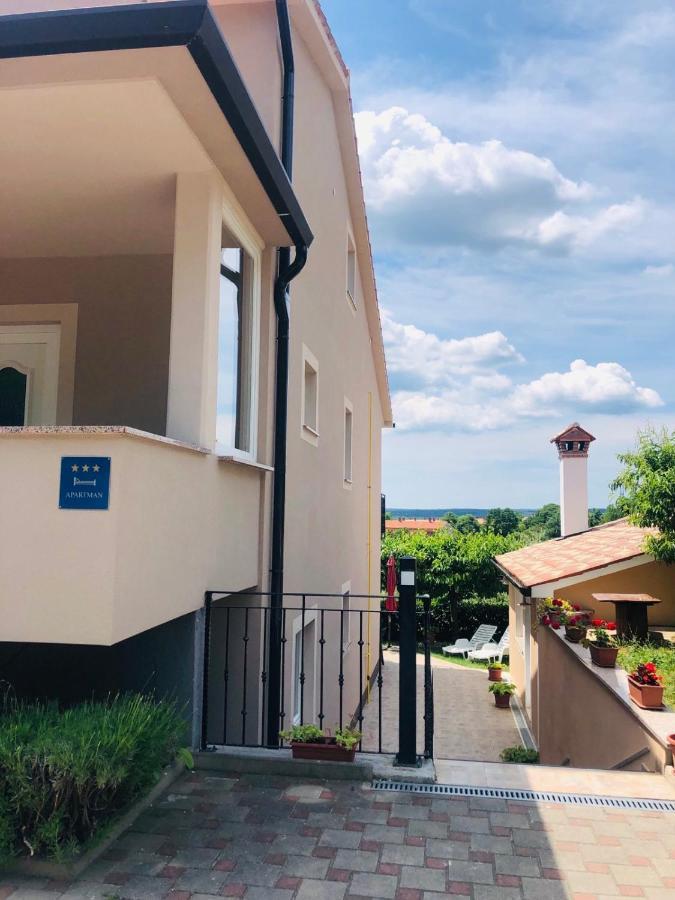 Apartments Zdenka Labin  Buitenkant foto